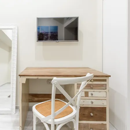 Bed and Breakfast Morra's Νάπολη