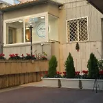 فندق مبيت وإفطار Morra's